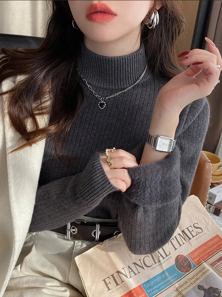Women’s Retro Turtleneck Sweater – Velvet-Lined Warmth and Timeless Elegance